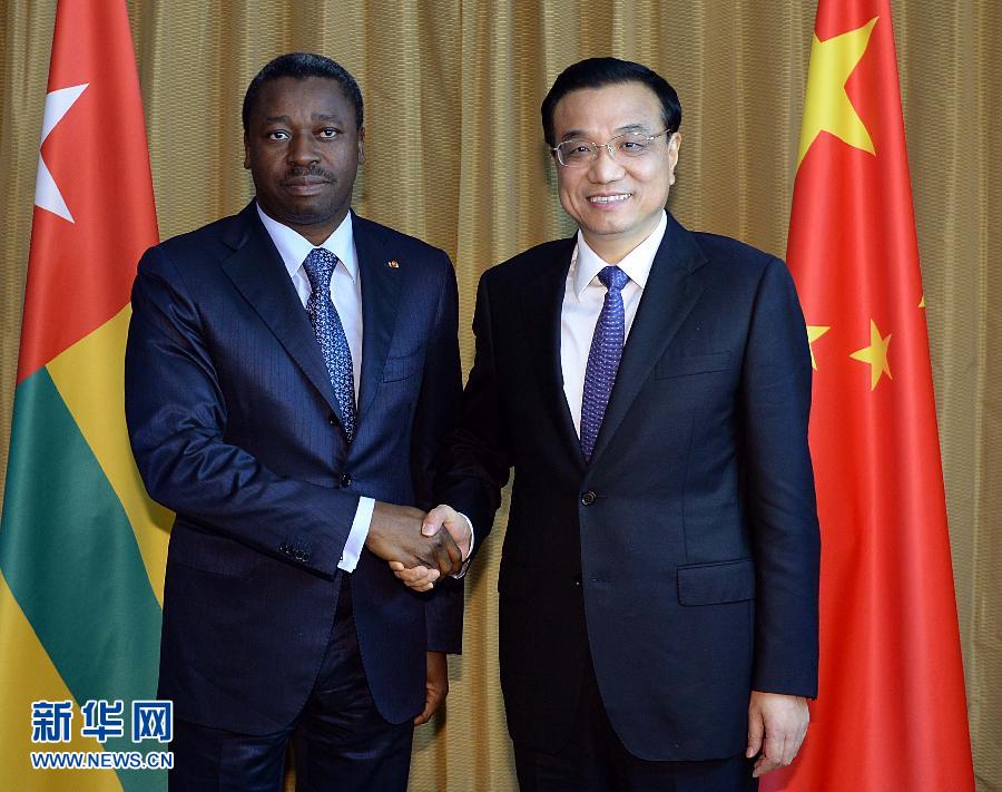 رئيس مجلس الدولة الصيني يتعهد بتعزيز التعاون مع توجو ومالي 