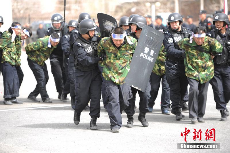 الصين تنظم تدريبات ضد العنف في كافة أنحاء البلاد (17)