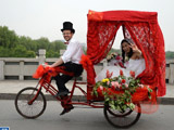 شاب سويسري يقيم حفلة زفاف منخفضة الكربون فى مدينة تانغشان 
