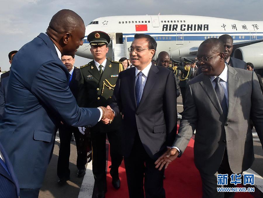 رئيس مجلس الدولة الصيني يصل إلى أنجولا  (3)