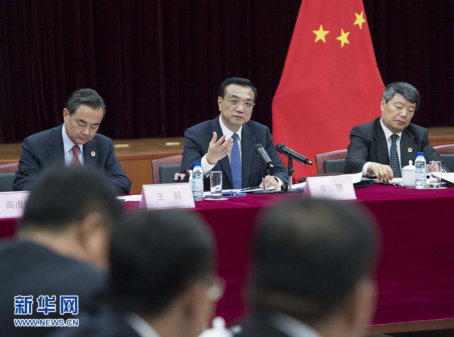     تقرير إخباري: رئيس مجلس الدولة الصيني يتطلع إلى حماية قنصلية أقوى للمواطنين في الخارج (3)