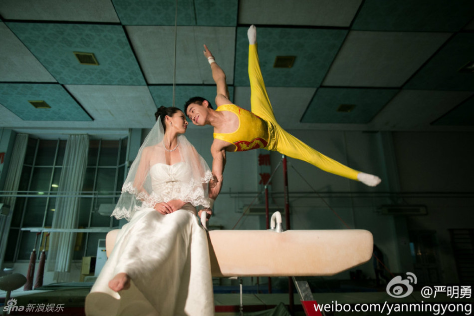 صور زفاف صعبة لبطل جمباز صيني  (6)