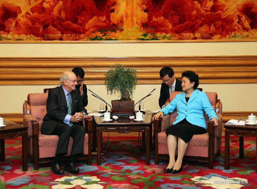 نائبة رئيس مجلس الدولة الصينى تجتمع مع المدير التنفيذى لليونيسيف 