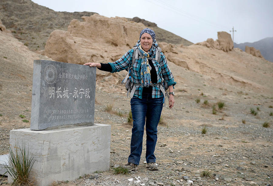 عجوز إسترالية تعاني من السرطان تعمل على تحقيق حلمها في المشي حول سور الصين العظيم
