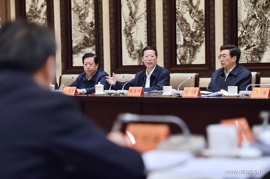 نائب رئيس مجلس الدولة الصيني يحث على تحسين جودة الهواء