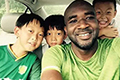 حياة مدرب كرة قدم سوداني شاب في بكين