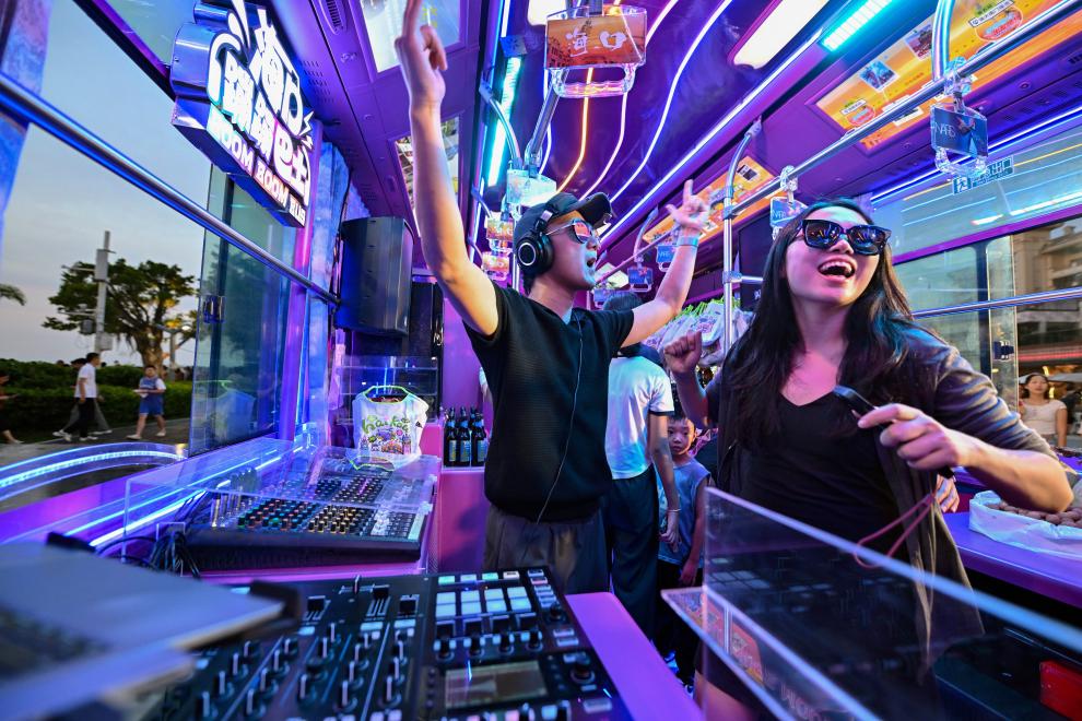 الصورة: حفل افتتاح الدورة الـ26 لمهرجان جزيرة هاينان في هايكو بجنوبي الصين