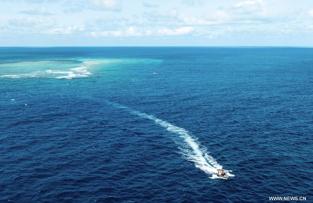 دوريات خفر السواحل الصيني حول هوانغيان داو الصينية