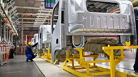 الصين تسجل مستوى قياسيا في كل من إنتاج السيارات ومبيعاتها عام 2025