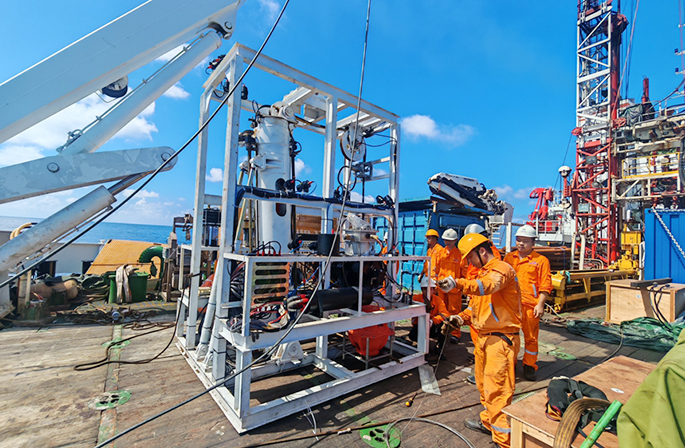  الصين تطوّر أول روبوت قادر على الحفر والمراقبة في أعماق البحار 