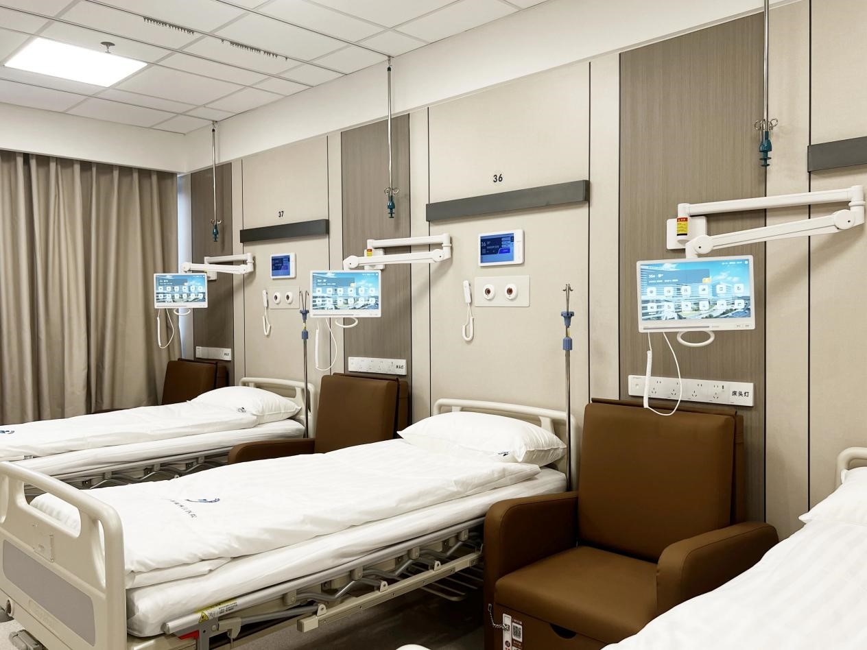 تُستخدم أنظمة الرعاية الصحية المدعومة بنظام هارموني المفتوح في أحد المستشفيات.