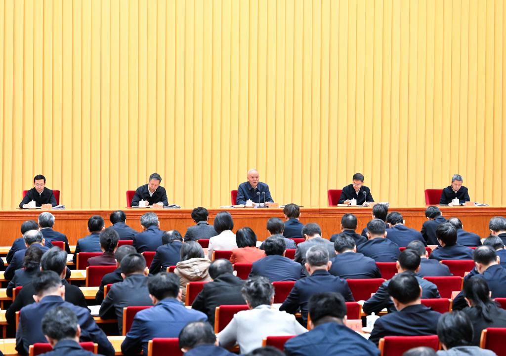 مسؤول بارز في الحزب الشيوعي الصيني يحث على دعم الخطة الخمسية الـ15