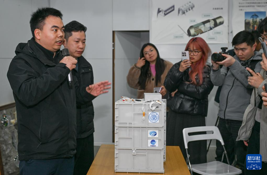 مقالة : تجربة فضائية صينية تشهد خروج فراشة في المدار