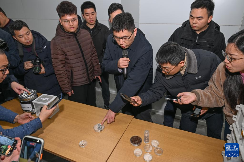 مقالة : تجربة فضائية صينية تشهد خروج فراشة في المدار