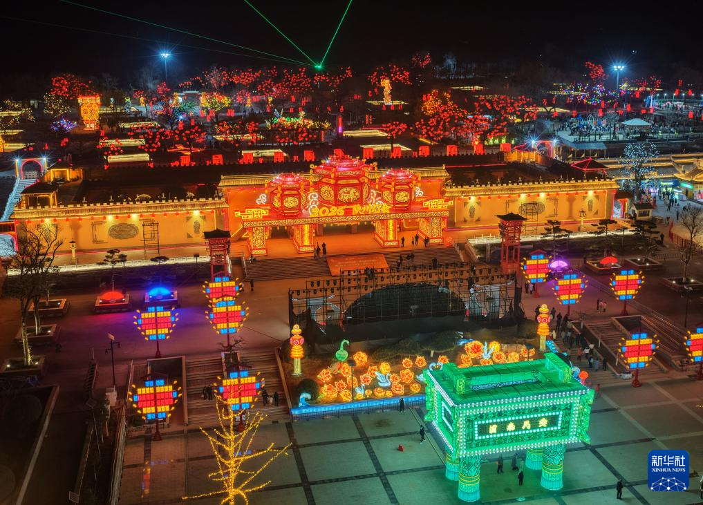 الفوانيس تُنير شانتشو استقبالا لعيد الربيع