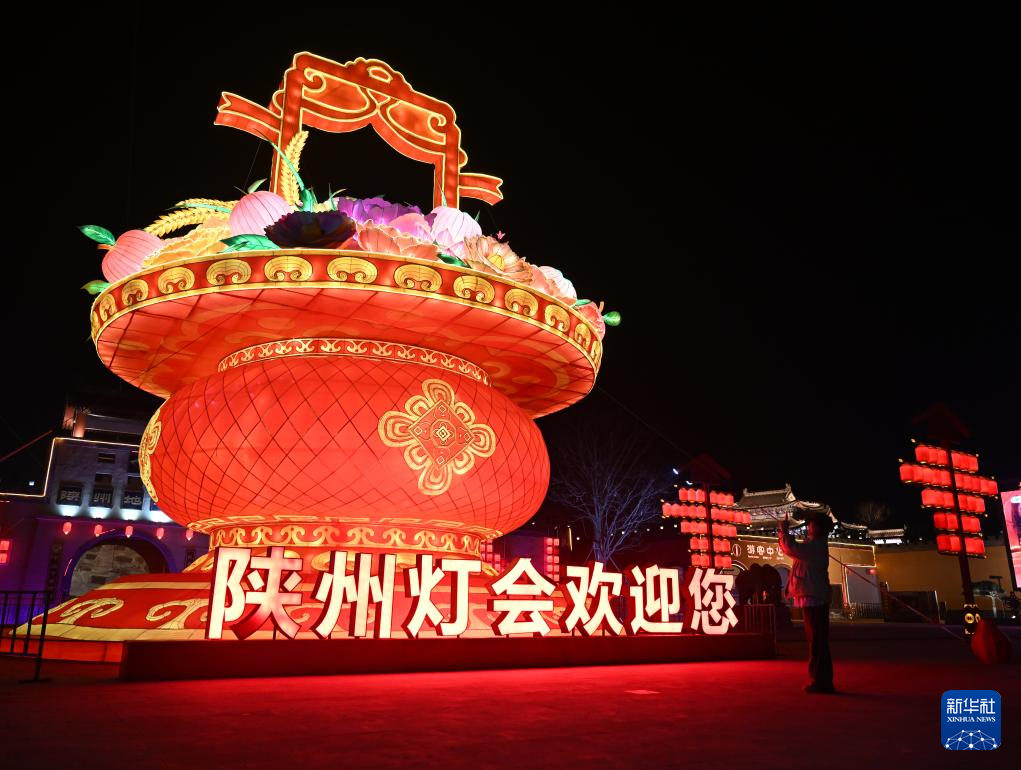 الفوانيس تُنير شانتشو استقبالا لعيد الربيع