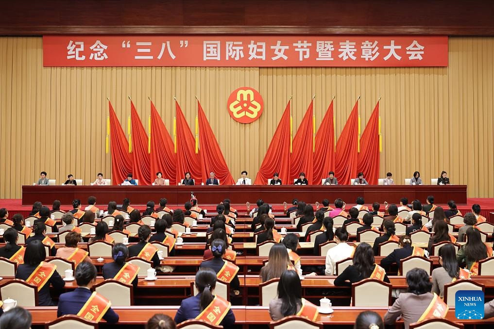 الصين تكرّم النماذج النسائية البارزة قبيل اليوم العالمي للمرأة