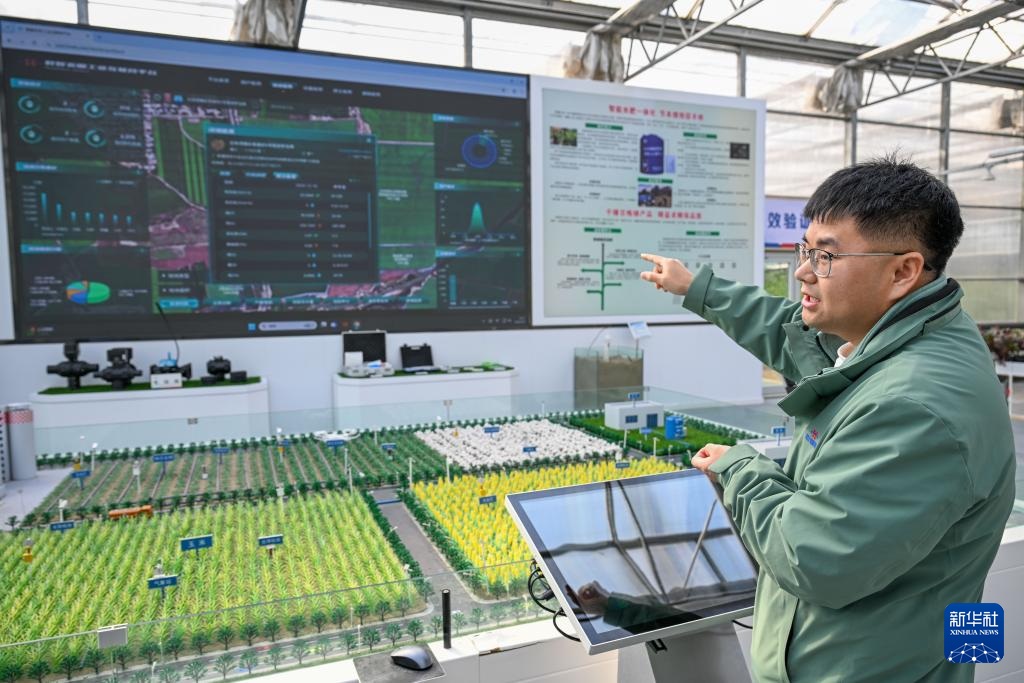شينجيانغ تعتمد التكنولوجيا لتعزيز الاستعدادات لموسم زراعة الربيع وضمان الإمدادات الزراعية اللازمة