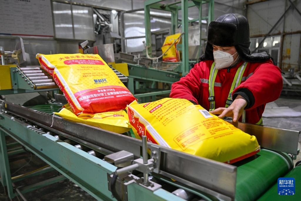 شينجيانغ تعتمد التكنولوجيا لتعزيز الاستعدادات لموسم زراعة الربيع وضمان الإمدادات الزراعية اللازمة