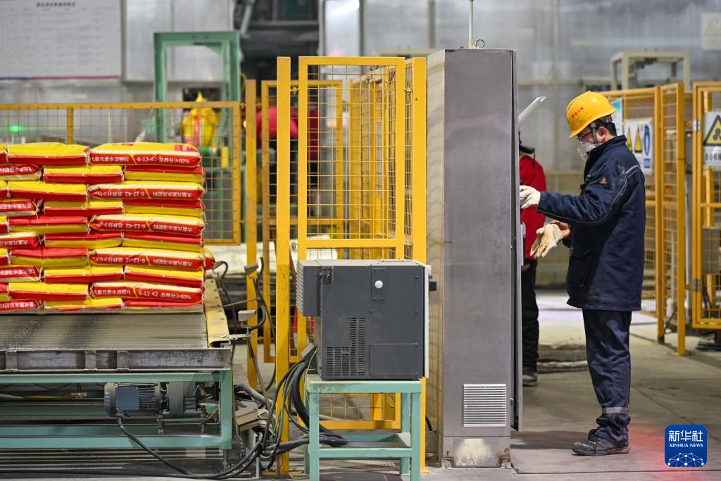 شينجيانغ تعتمد التكنولوجيا لتعزيز الاستعدادات لموسم زراعة الربيع وضمان الإمدادات الزراعية اللازمة