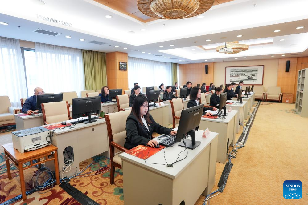 المشرعون الصينيون يقدمون 226 مشروعا للدورة التشريعية السنوية