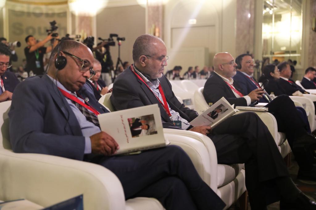 إطلاق النسخة العربية للمجلد الأول من كتاب 