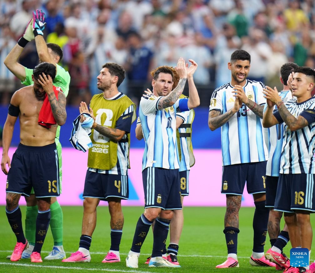 ميسي يحطم الرقم القياسي للتهديف في بطولات كأس العالم